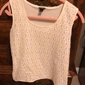 Pretty details on front, plain on back.